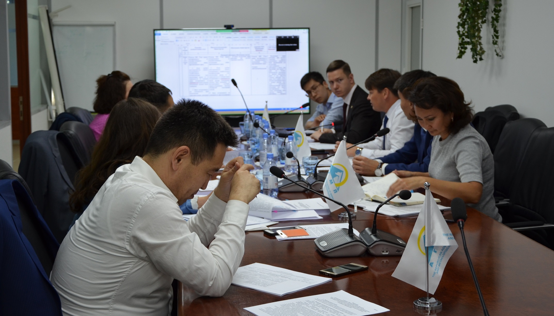 обязательное страхование работников казахстан